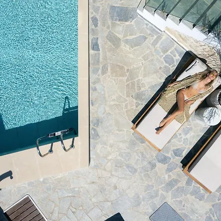 Luxury & Moundros