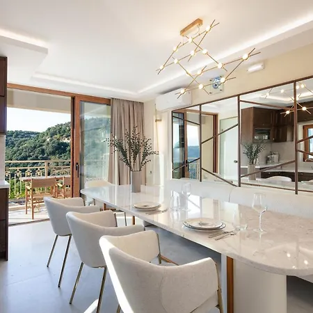 Luxury & Vilă Moundros