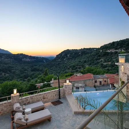 Luxury & * Moundros