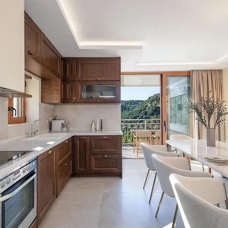 Vilă Luxury & Moundros