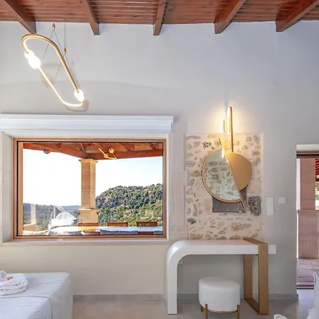Luxury & Moundros