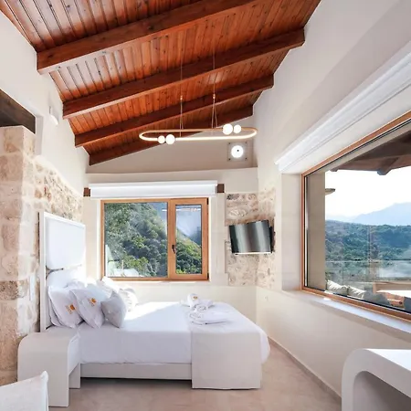 Luxury & Moundros
