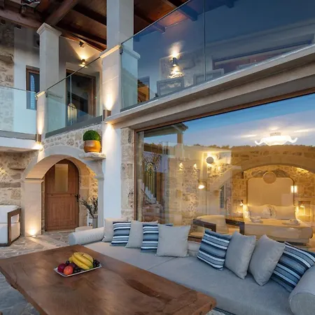 Luxury & * Moundros